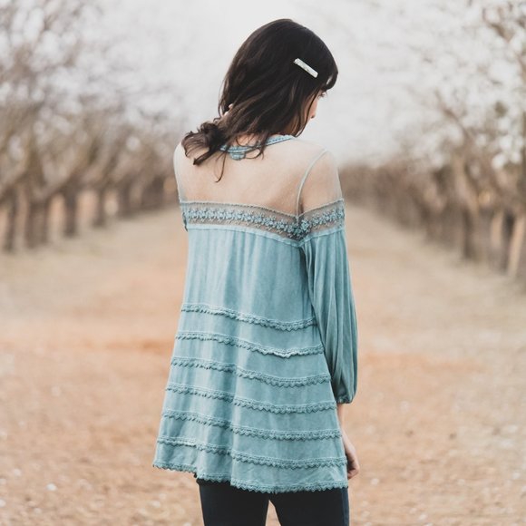 ⭐️Layered Lace Mesh Top In Mint⭐️ - Picture 8 of 8